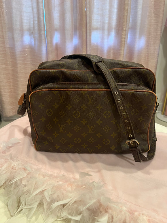 Louis Vuitton Vintage Monogram Messenger Bag